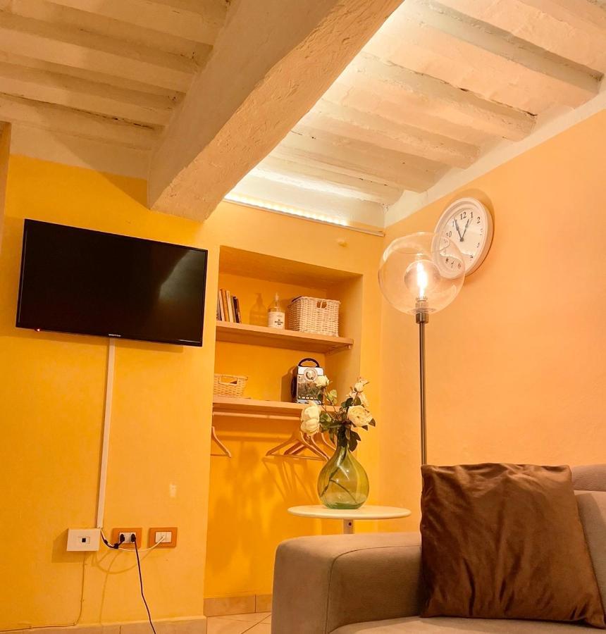 Piazza Napoleone Sweet Apartment Lucca Exterior photo